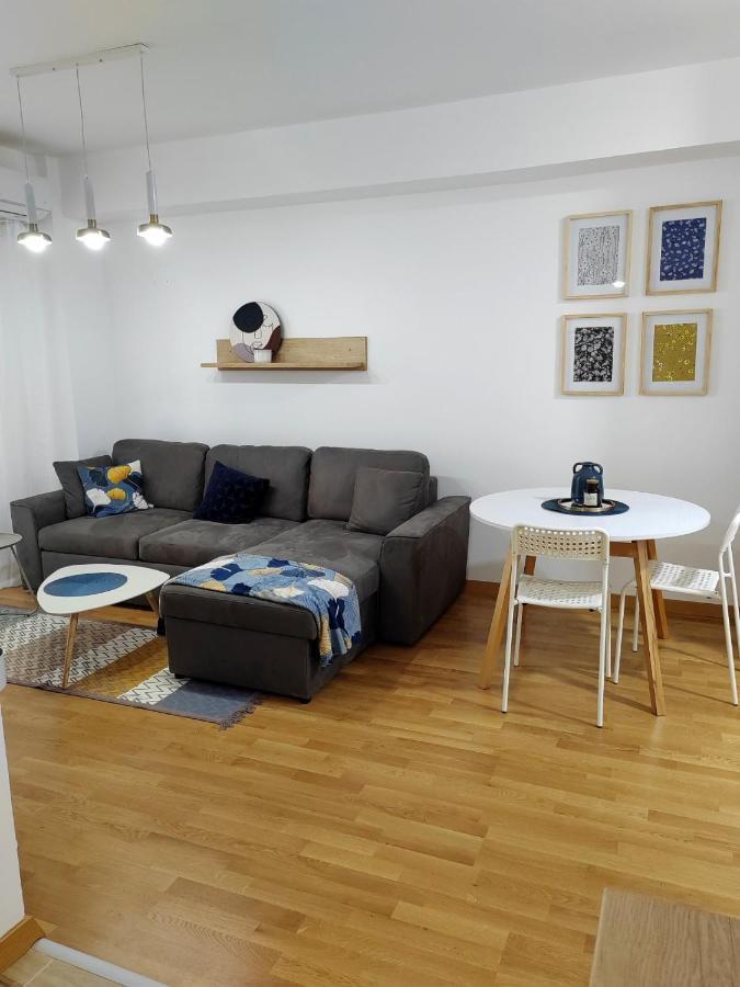 Apartman 42 Apartment Skopje Bagian luar foto
