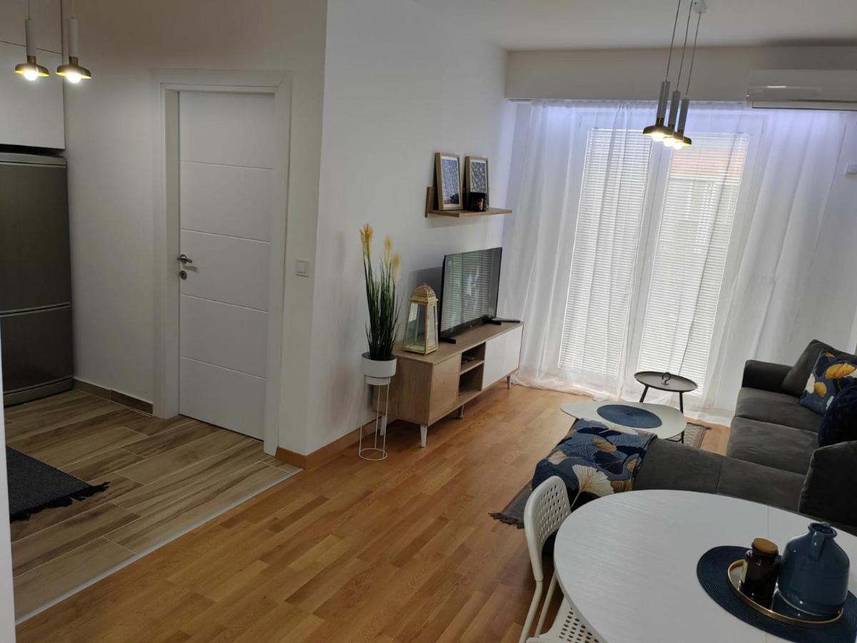 Apartman 42 Apartment Skopje Bagian luar foto