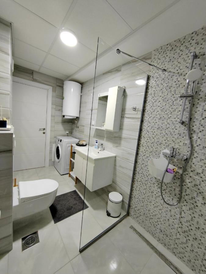 Apartman 42 Apartment Skopje Bagian luar foto