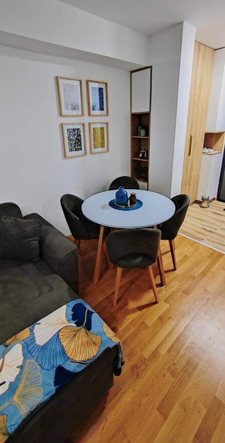 Apartman 42 Apartment Skopje Bagian luar foto